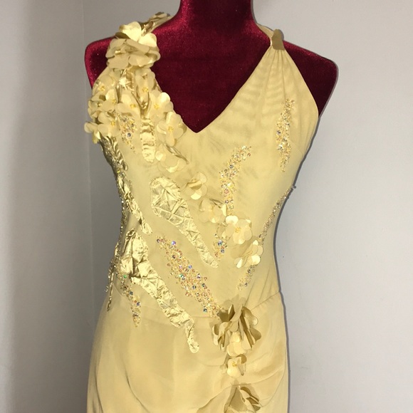 Dress - Picture 2 of 5